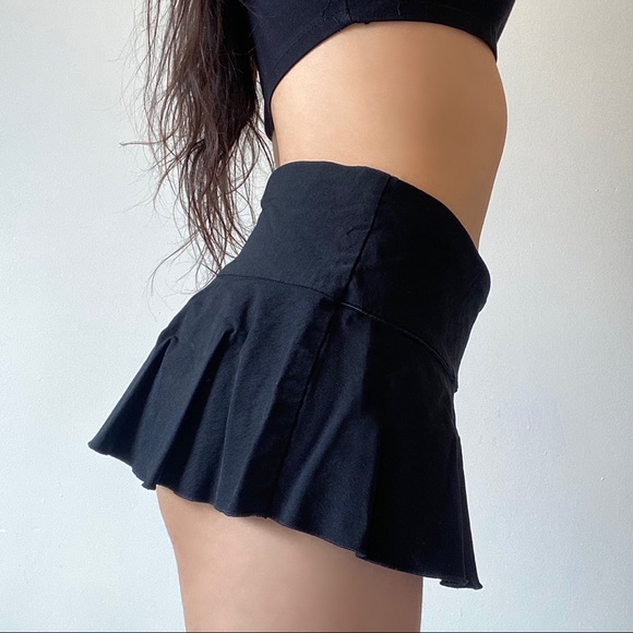 Super Mini Skirt - Picture 2 of 4